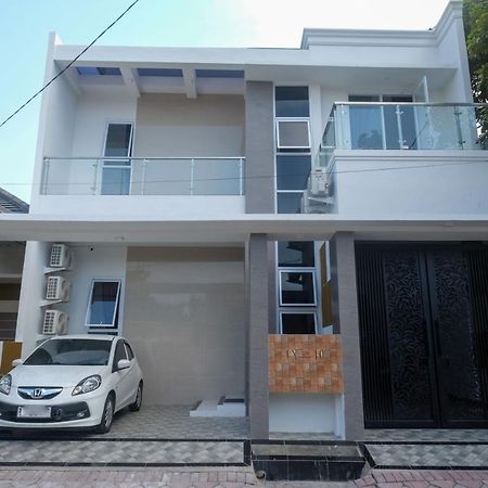 Hotel Reddoorz Syariah @ Tlogosari Semarang Alastuwo Exterior foto
