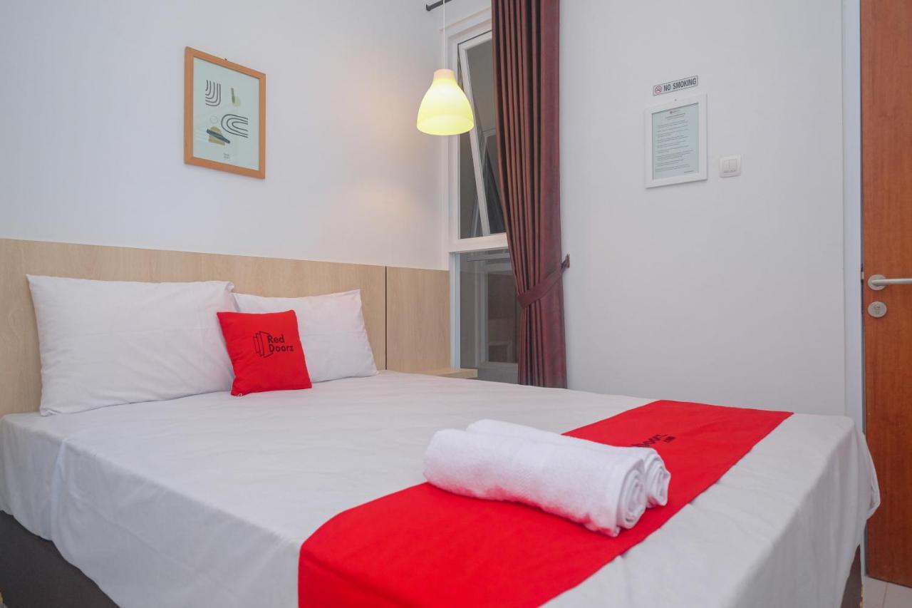 Hotel Reddoorz Syariah @ Tlogosari Semarang Alastuwo Exterior foto