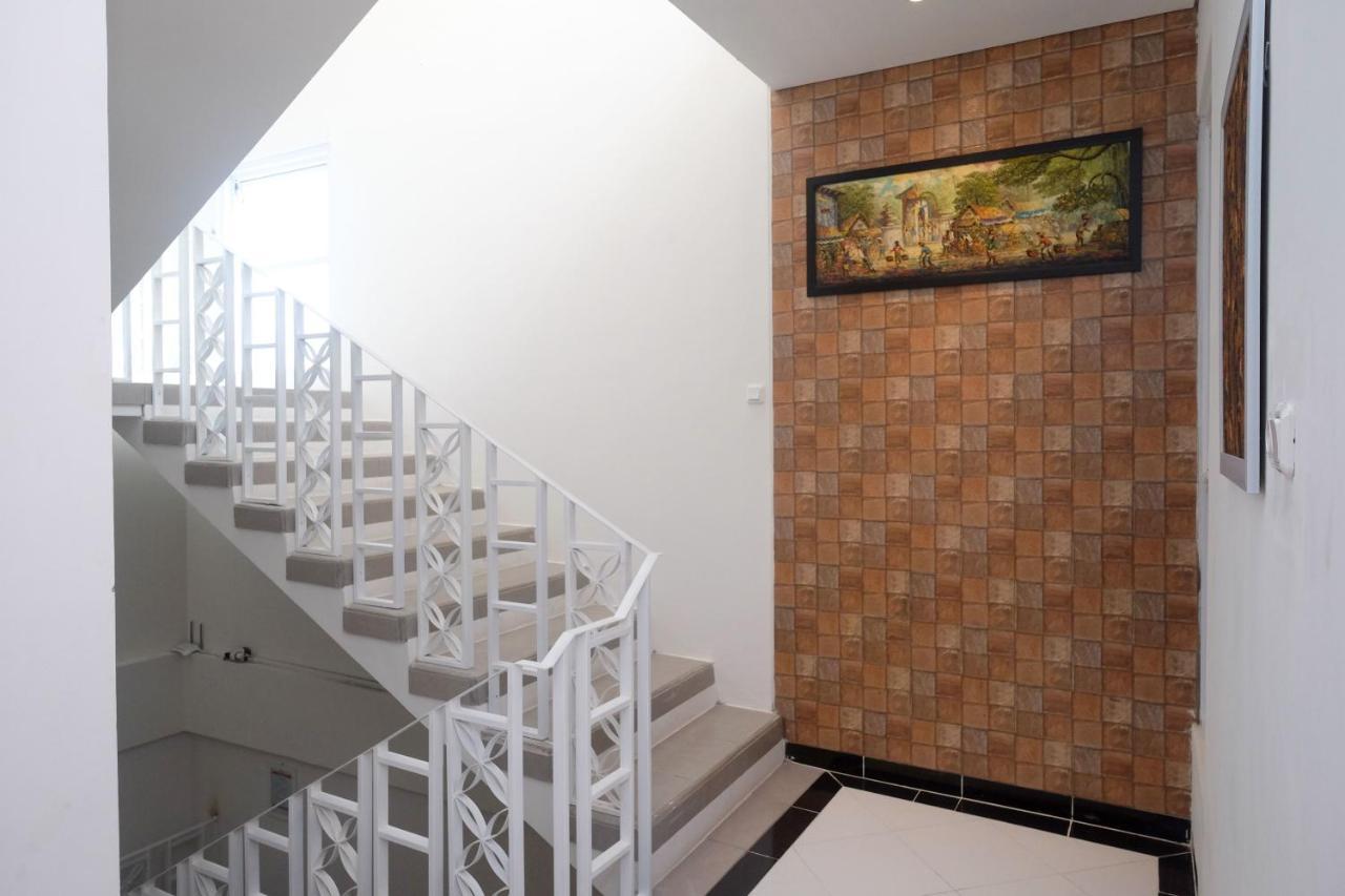 Hotel Reddoorz Syariah @ Tlogosari Semarang Alastuwo Exterior foto