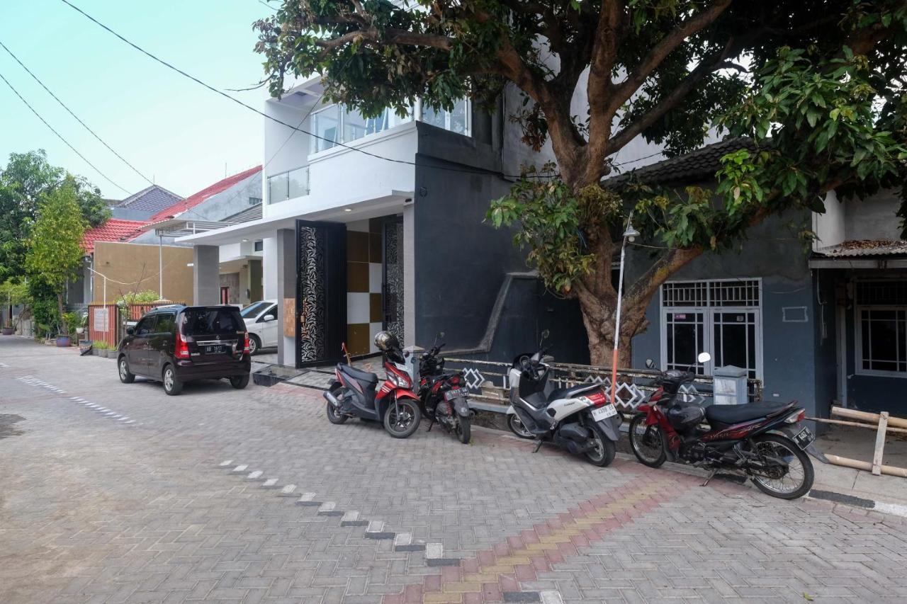 Hotel Reddoorz Syariah @ Tlogosari Semarang Alastuwo Exterior foto