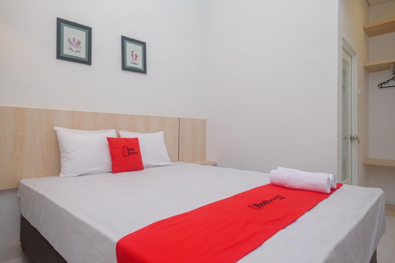 Hotel Reddoorz Syariah @ Tlogosari Semarang Alastuwo Exterior foto
