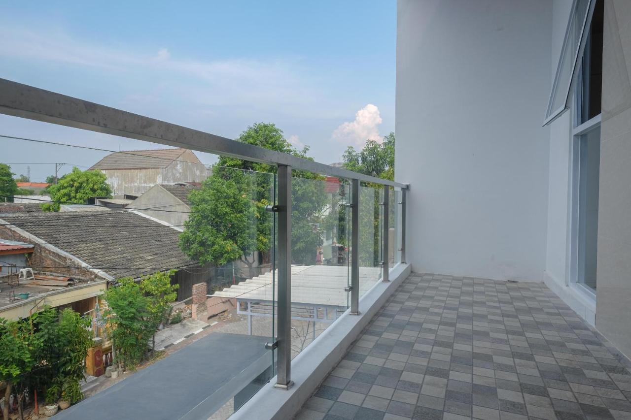 Hotel Reddoorz Syariah @ Tlogosari Semarang Alastuwo Exterior foto