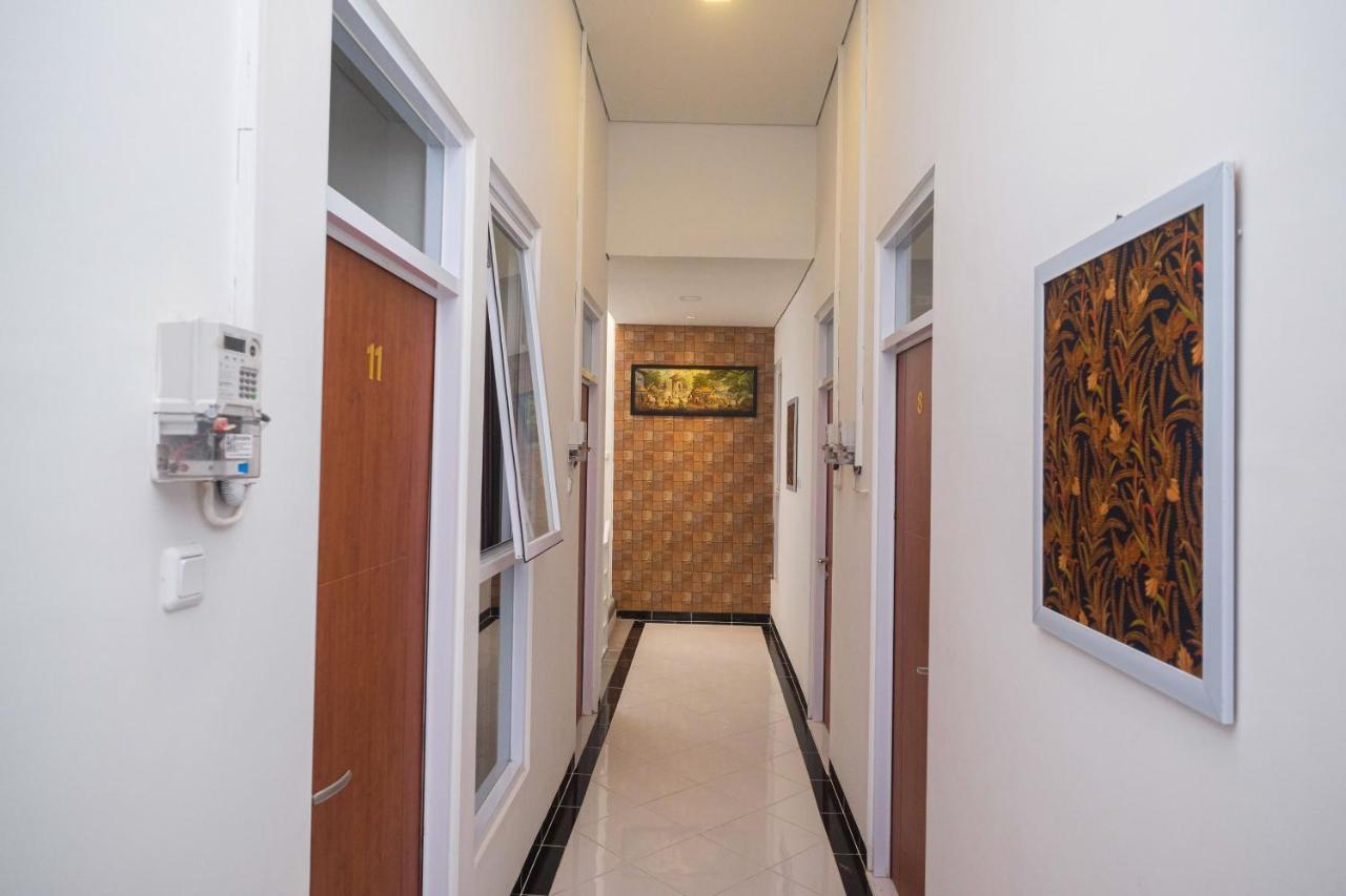 Hotel Reddoorz Syariah @ Tlogosari Semarang Alastuwo Exterior foto